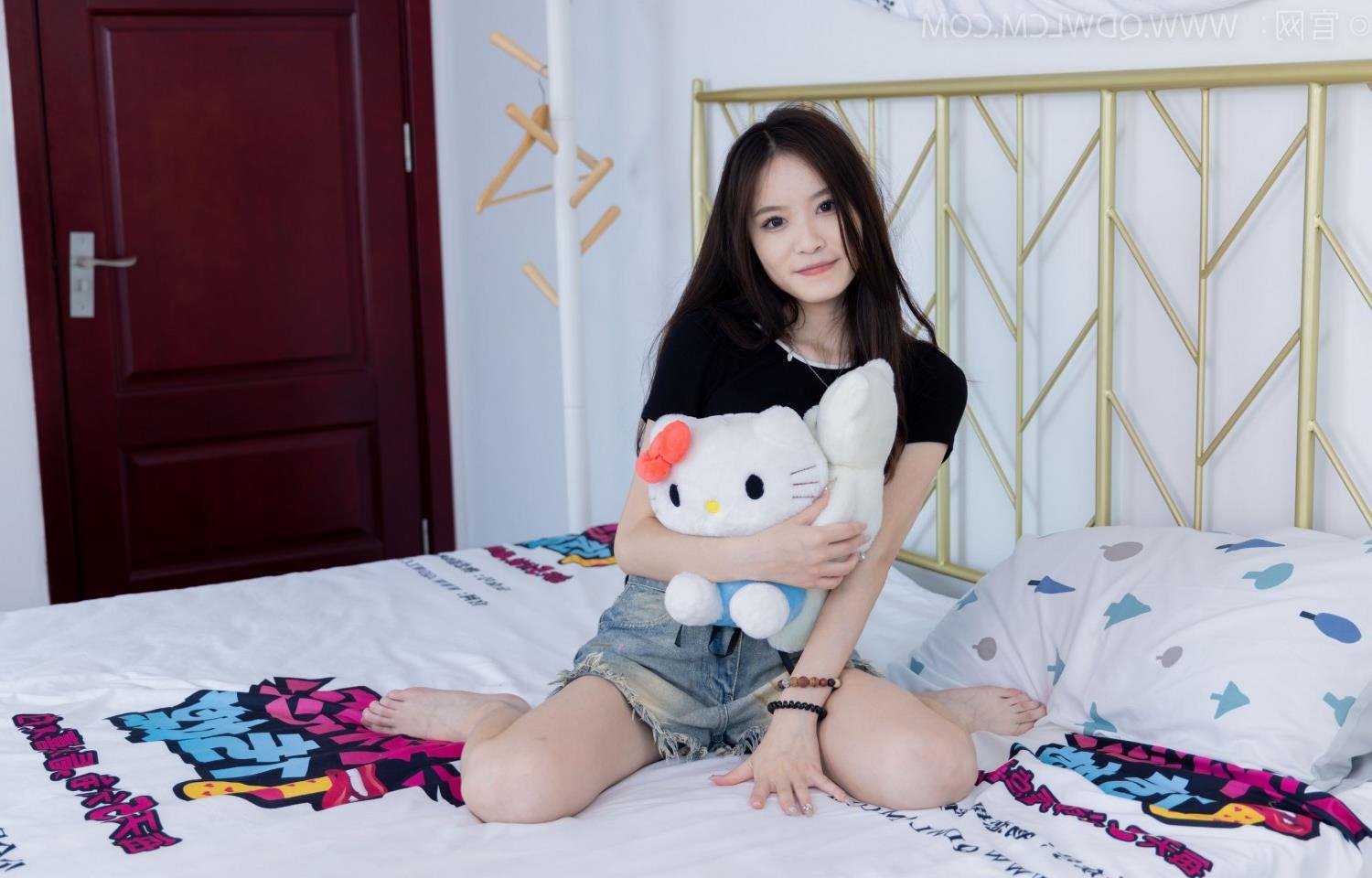 趴玻璃上做给别人看宝贝