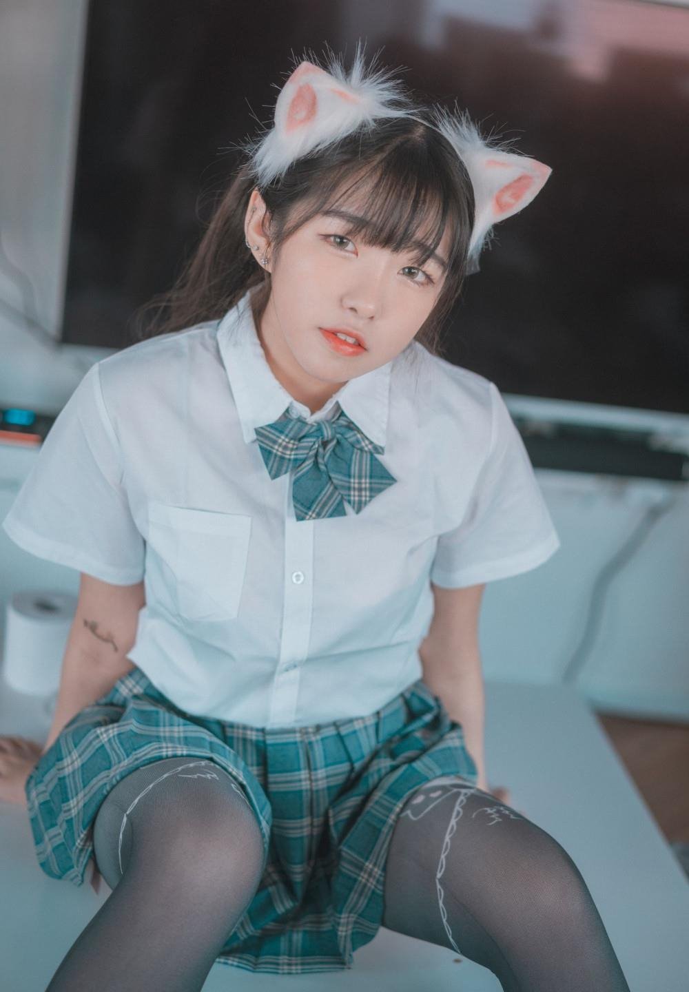 h�������