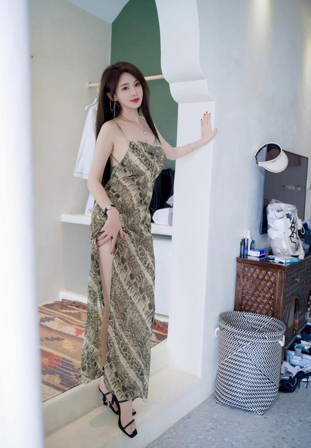 ����ʵ�����ű�������