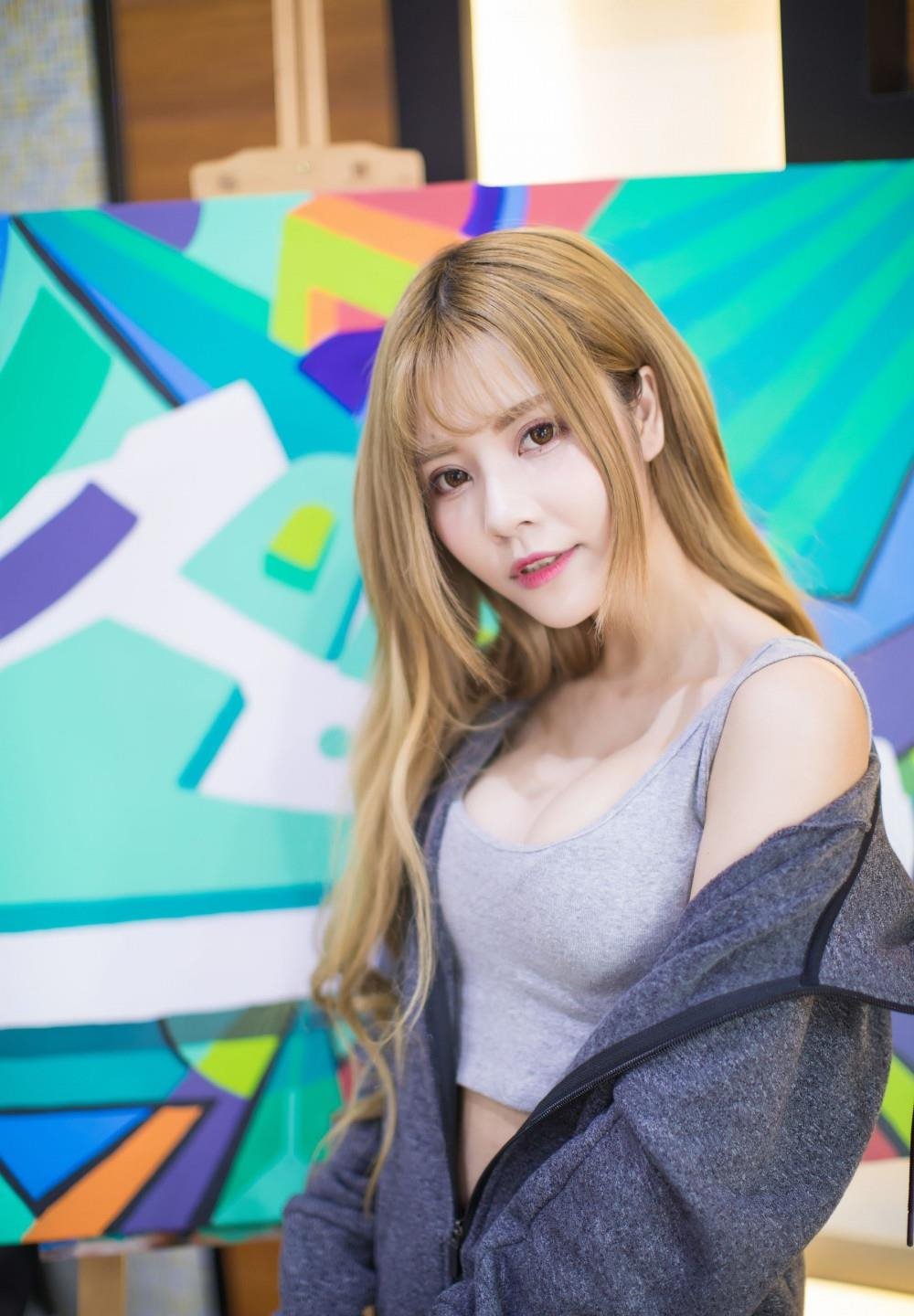 ������������Ů����������Ƶ