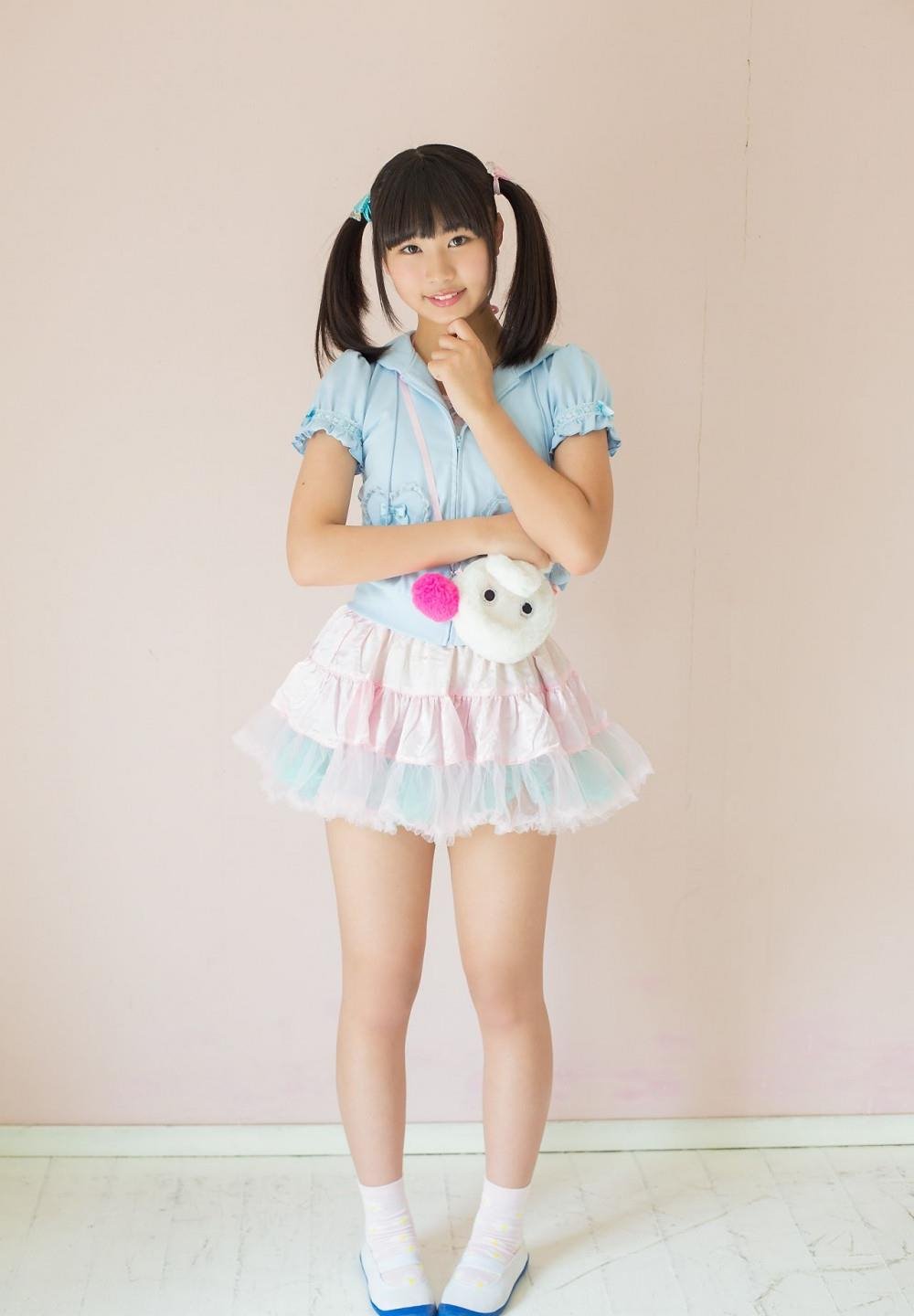 �¼���Ů���ǿ��򻨵�